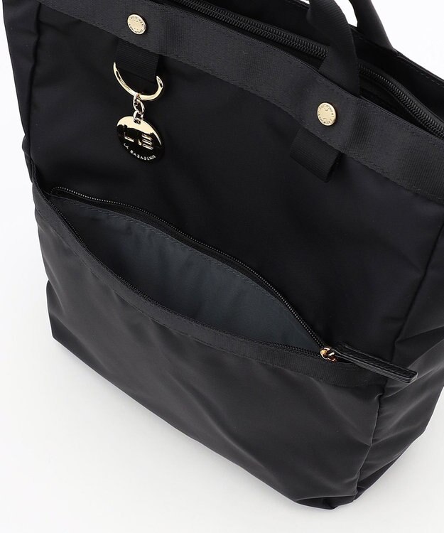 LA BAGAGERIE チャーム付き　ナイロンリュック ブラック