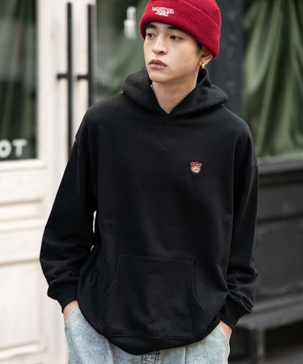 WEGO 【ユニセックス着用ITEM/SMLサイズ展開/裏起毛】ワンポイント刺繍プルパーカー ブラック