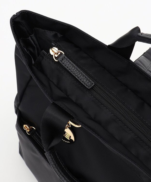 LA BAGAGERIE チャーム付き　ナイロンリュック ブラック