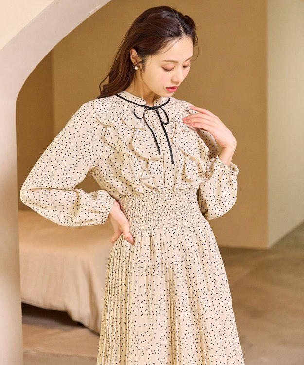 Feroux ウエストシャーリングラッフル ワンピース ベージュ系1