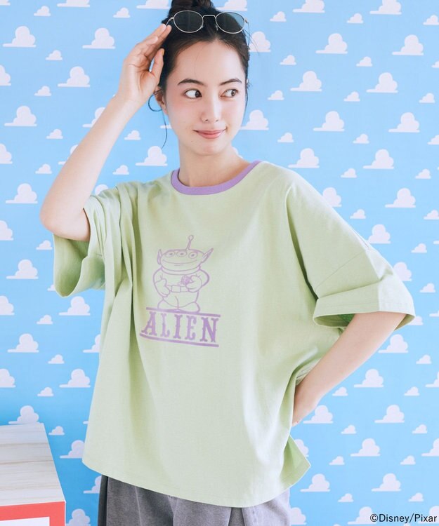 earth music&ecology 【予約】リンガーTシャツ/TOY STORY グリーン
