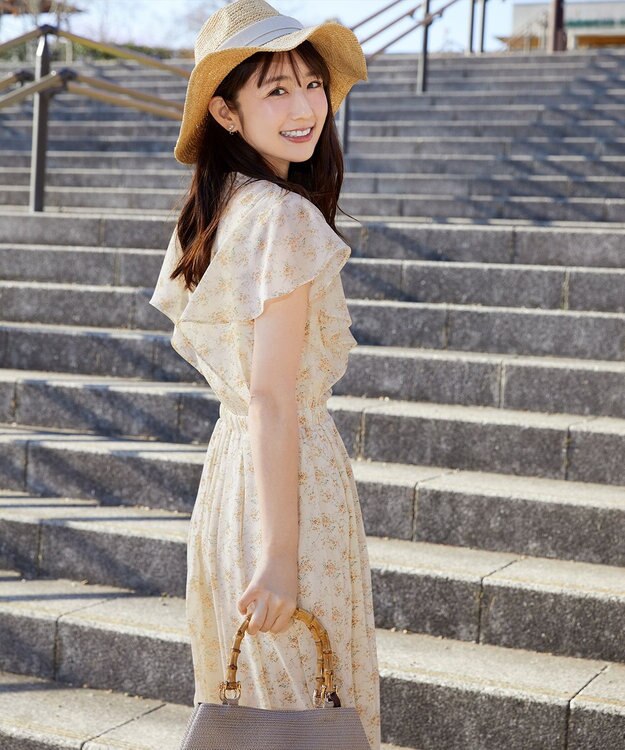 Tiaclasse 【小倉優子さん着用・洗える】フレアスリーブ柄ワンピース ベージュ