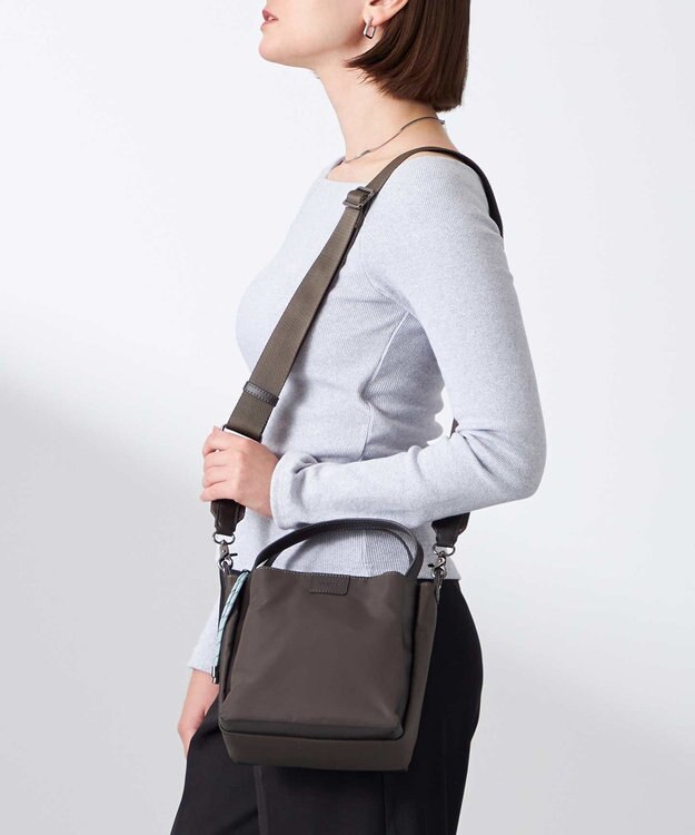 Y'SACCS 【大人のおしゃれ手帖10月号掲載】市川実和子×Y'SACCS　ナイロンすっきりミニマムトート ダークグレー