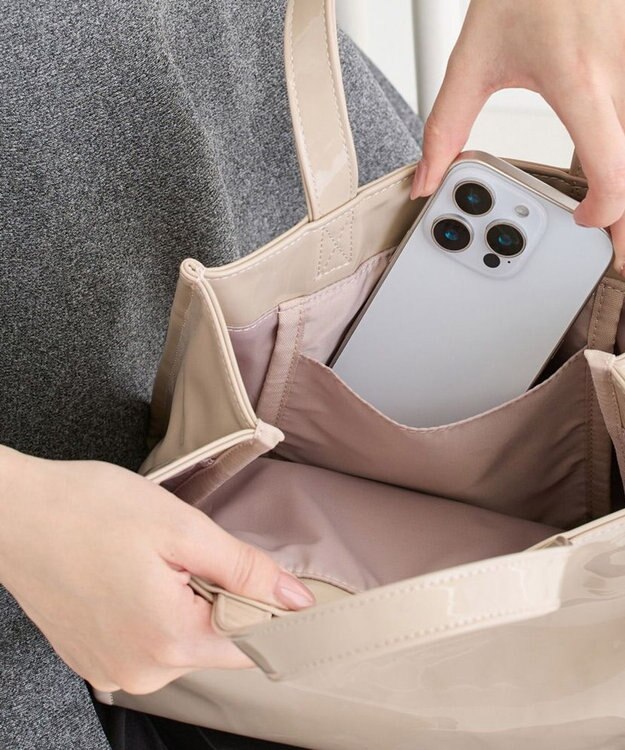 ROOTOTE 1051【ルートート】LT.スクエア.クラシック-C 02：エナメル ベージュ