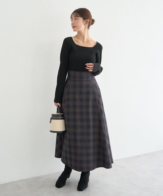 earth music&ecology バックレースアップスカート Check Navy
