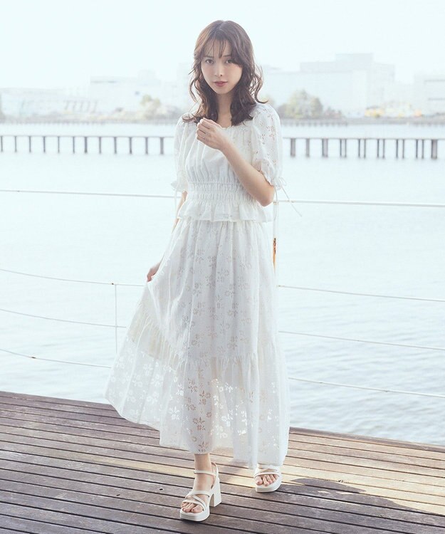 earth music&ecology 透かし花柄ブラウス Ivory