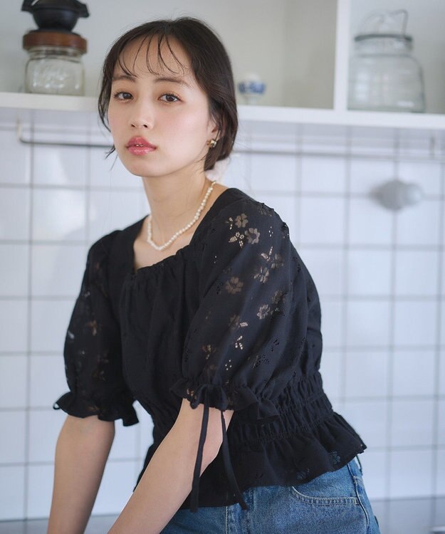 earth music&ecology 透かし花柄ブラウス Black