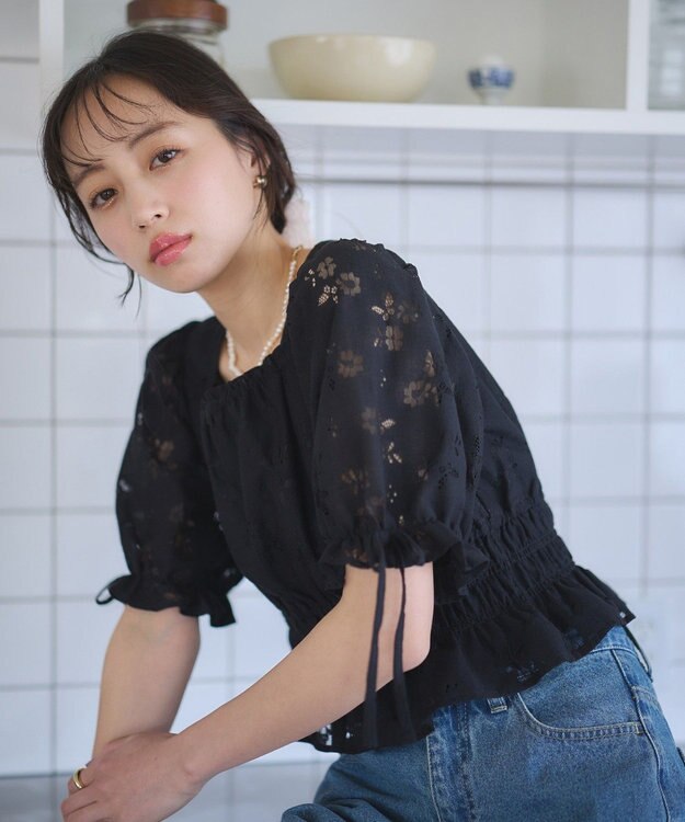 earth music&ecology 透かし花柄ブラウス Black