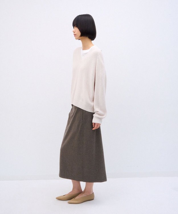 ATON WOOL COVER | Vネックセーター WARM WHITE