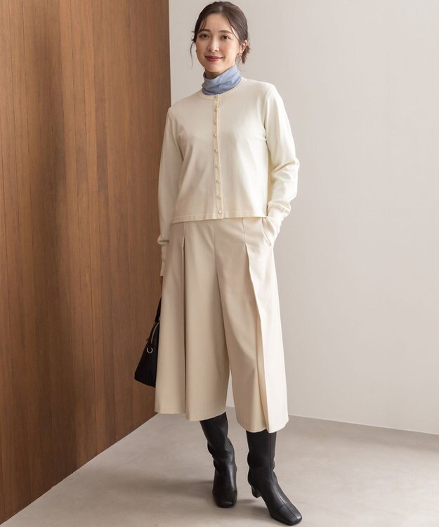 組曲 クルミボタン ニットカーディガン ホワイト系