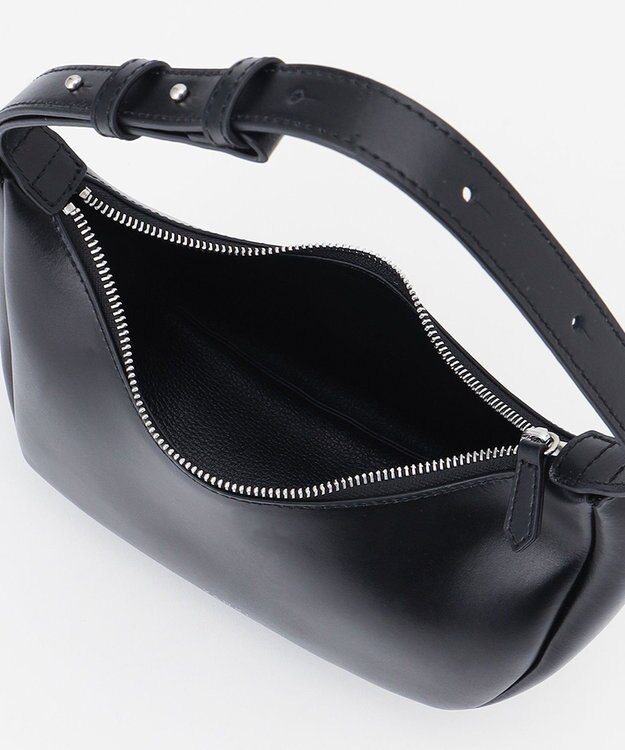 23区 【STORY7月号掲載】YAHKI SOFT W FACE ムーン バッグ ブラック系