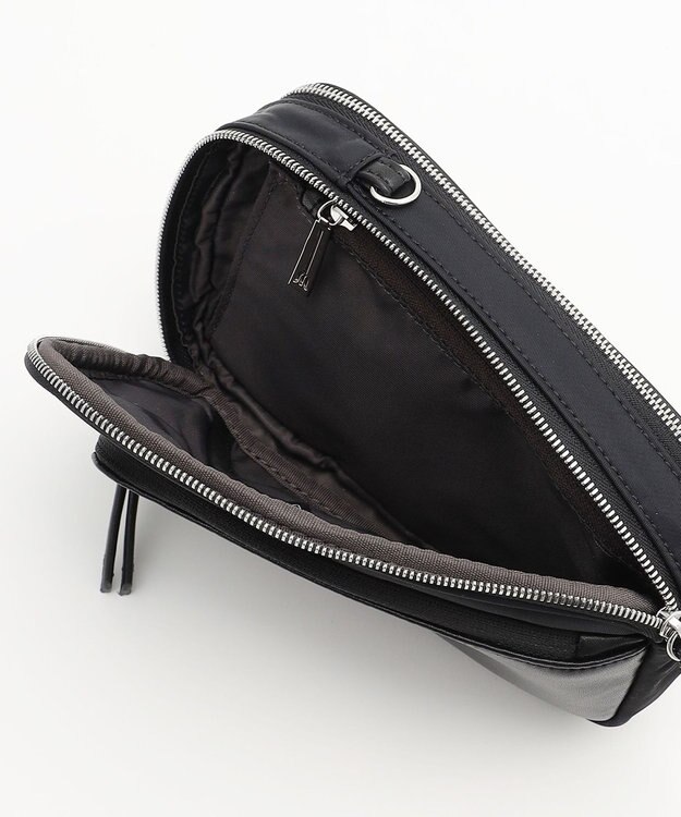 Y'SACCS ナイロン×リサイクルレザー　コンビマルチポシェット ブラック