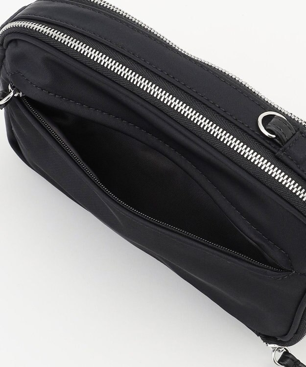 Y'SACCS ナイロン×リサイクルレザー　コンビマルチポシェット ブラック