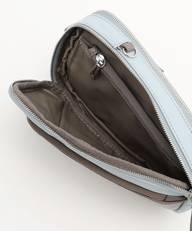 Y'SACCS ナイロン×リサイクルレザー　コンビマルチポシェット ライトブルー