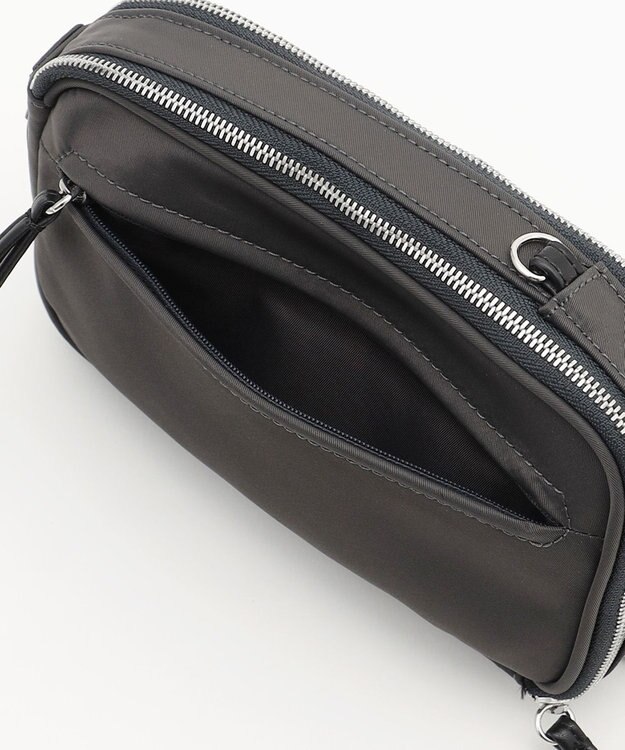 Y'SACCS ナイロン×リサイクルレザー　コンビマルチポシェット グレー