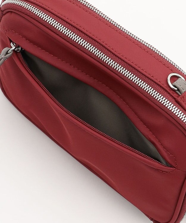 Y'SACCS ナイロン×リサイクルレザー　コンビマルチポシェット ワイン