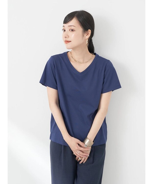 earth music&ecology ＶネックＴシャツ（汗じみ防止） Off White