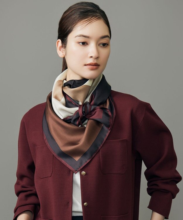 自由区 【カタログ掲載】カラーブロックシルク スカーフ ボルドー系