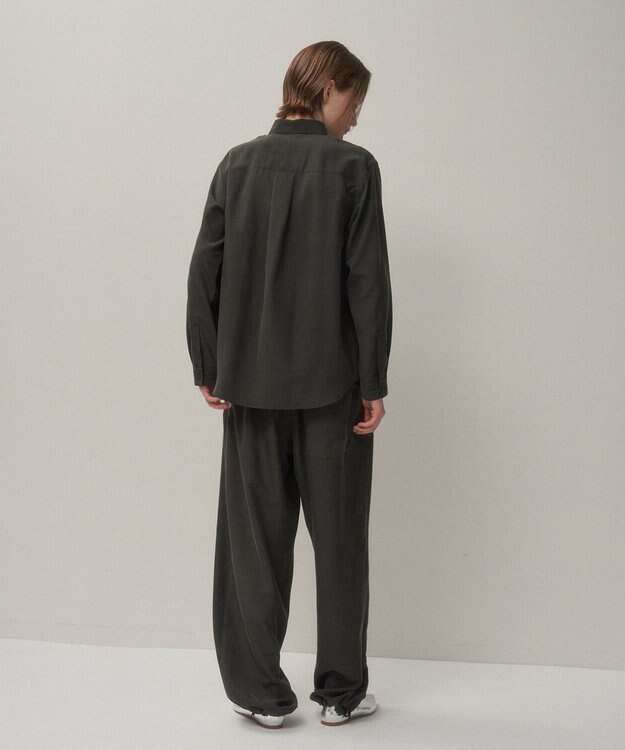 ATON SILK SUEDE | タックイージーパンツ CHARCOAL GRAY