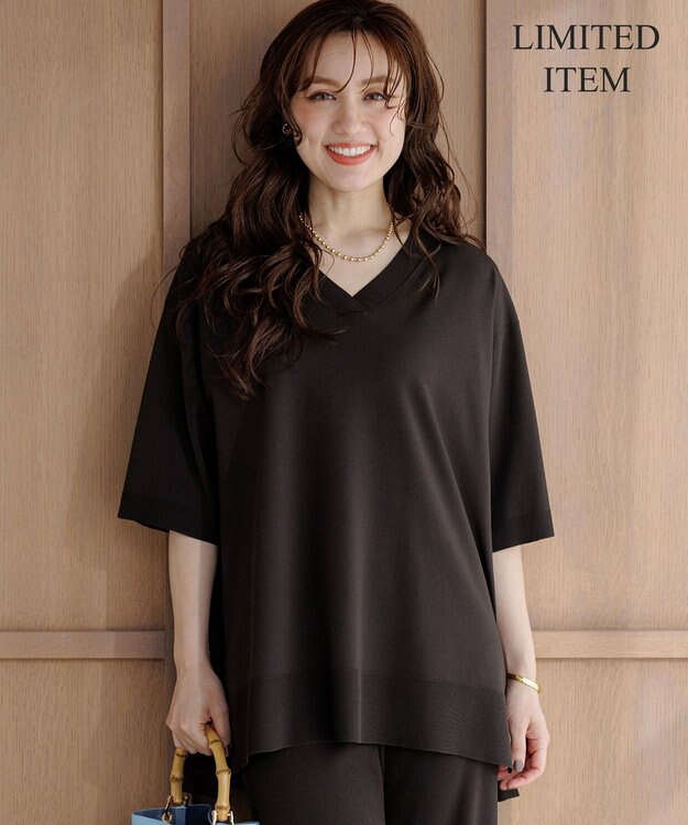 23区 L 【先行予約/WEB&一部店舗限定カラーあり/Lサイズ限定】レーヨンポリエステルストレッチ Vネック ニット ダークブラウン系