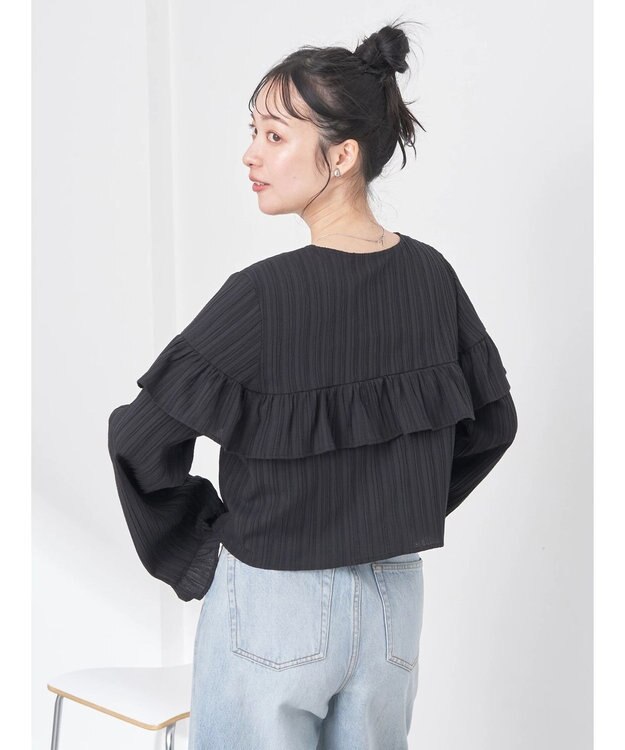 earth music&ecology フリル切替えショートブラウス Black
