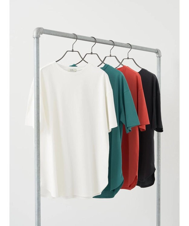 earth music&ecology ラウンドヘムルーズＴ（汗じみ防止） Off White