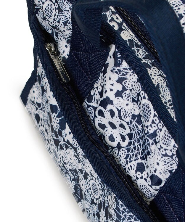 LeSportsac LARGE E/W TH TOTE/フローラルレースネイビー フローラルレースネイビー