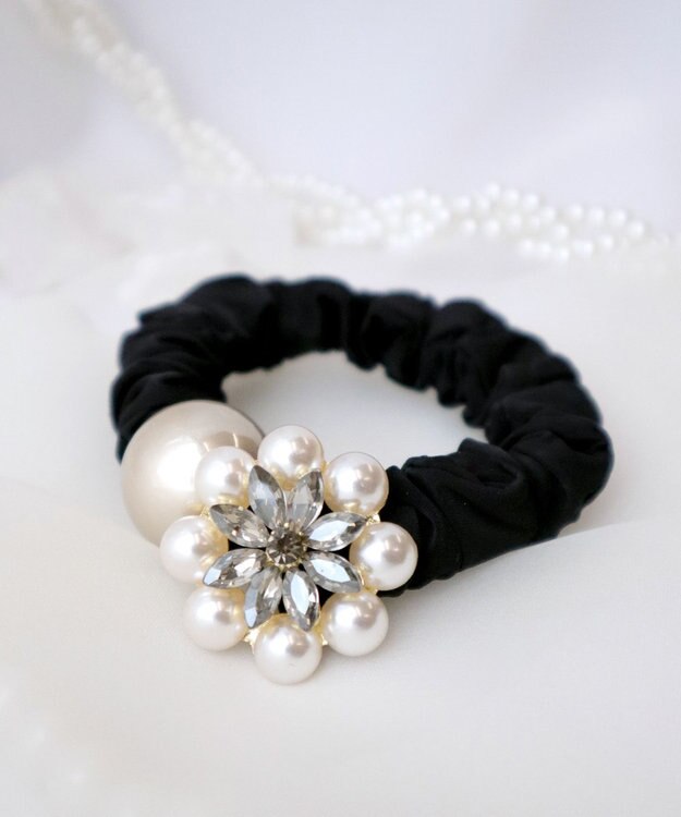 Tiaclasse パールフラワーシュシュ ブラック