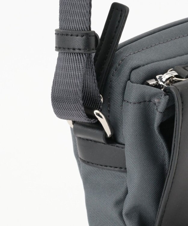 Y'SACCS ベルトスクエアミニマムショルダーバッグ グレー