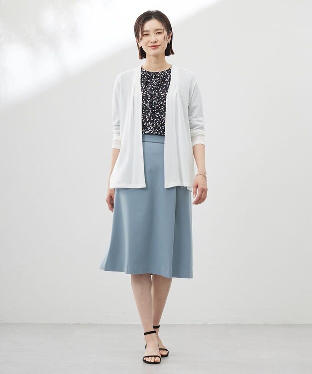 J.PRESS LADIES 【洗える】スパンローンフラワープリント クルーネック ブラウス ネイビーベース系