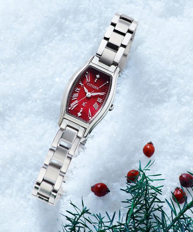 CITIZEN 【数量限定モデル】レッドの文字板が印象的な電池交換不要トノー型ウオッチ シルバー