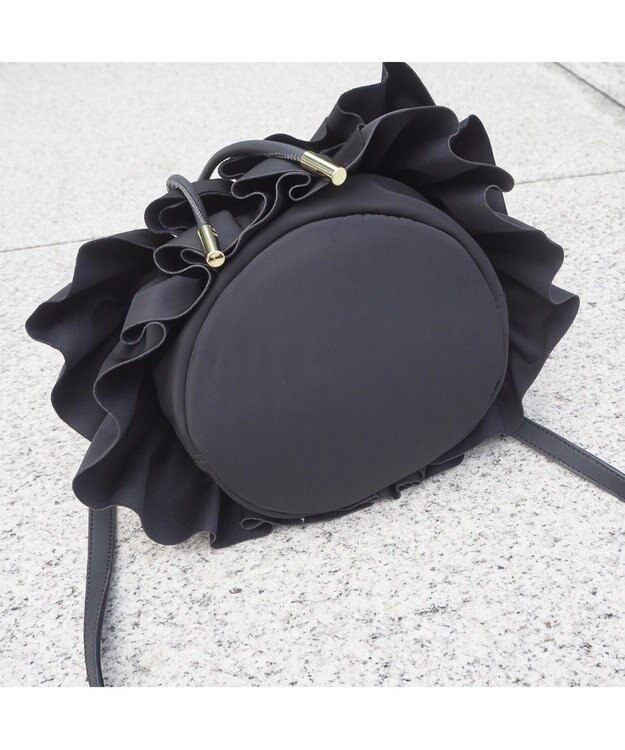 LA BAGAGERIE 【インスタグラマー chiyoさん×LA BAGAGERIE】フリルバケットバッグ ブラック