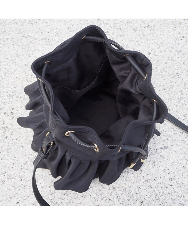 LA BAGAGERIE 【インスタグラマー chiyoさん×LA BAGAGERIE】フリルバケットバッグ ブラック