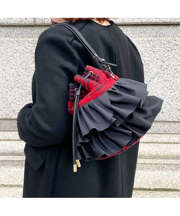 LA BAGAGERIE 【インスタグラマー chiyoさん×LA BAGAGERIE】フリルバケットバッグ レッド