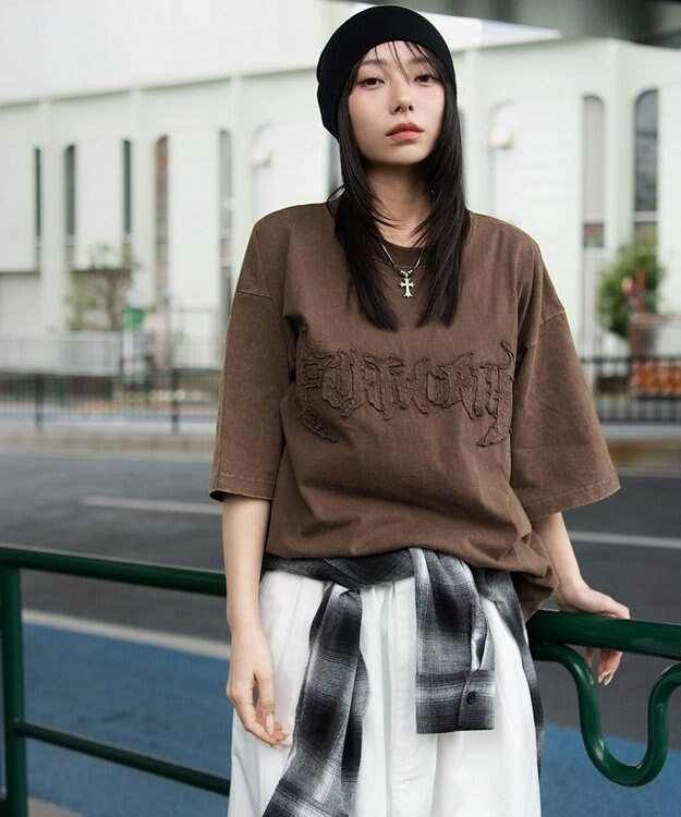 WEGO 【ユニセックス着用ITEM/MLサイズ展開】ブリーチダメージアップリケT（SS） ブラウン