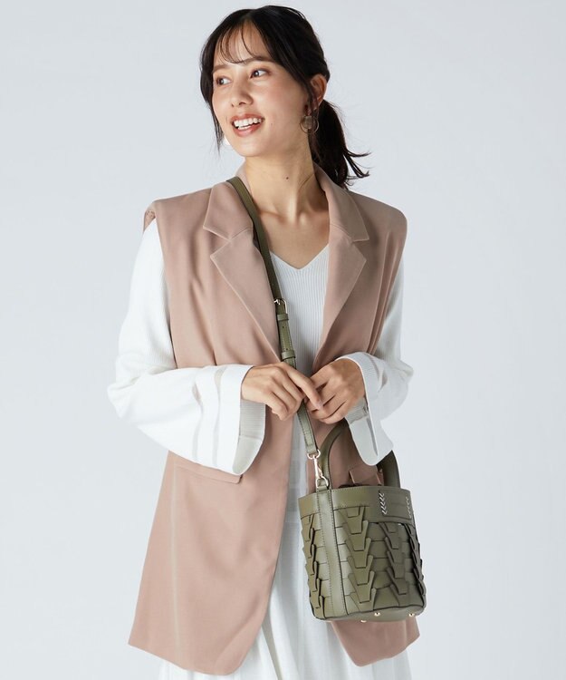 LA BAGAGERIE 【veganview】v piece mesh bucket bag カーキ