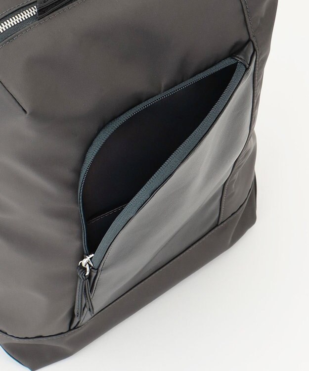 Y'SACCS ナイロン×リサイクルレザー　コンビマルチリュック グレー