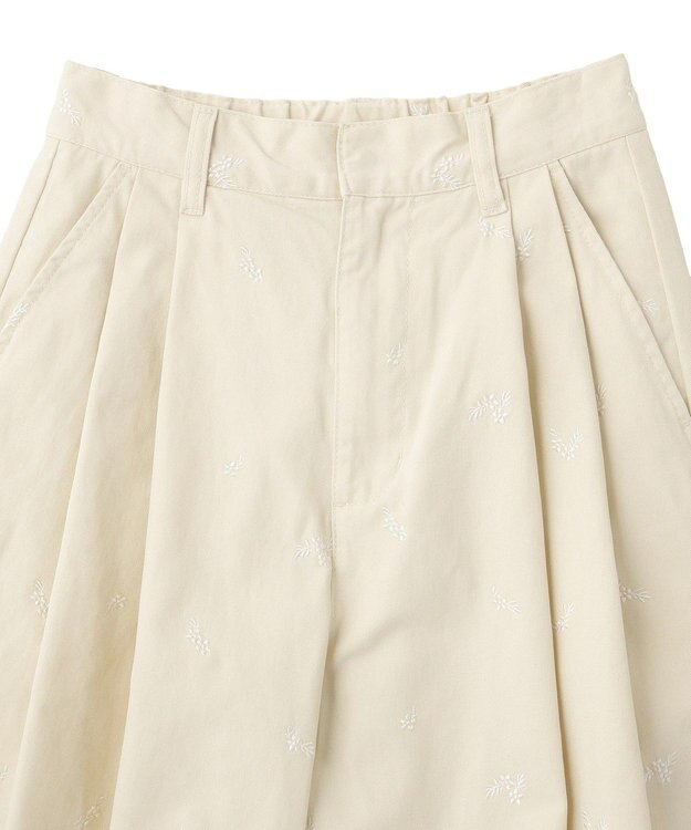 earth music&ecology 【綿100】フラワー刺繍ツイルカーブパンツ エクリュ