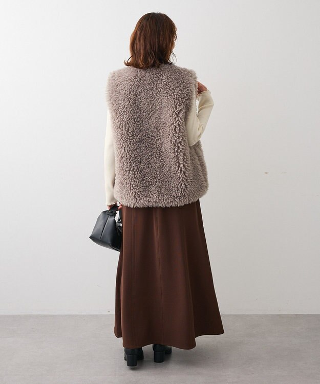 Green Parks ・ＥＬＥＮＣＡＲＥ　ＤＵＥ　シープファーロングベスト Gray Beige