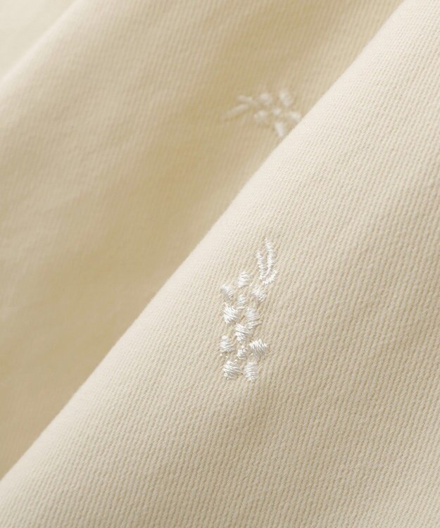 earth music&ecology 【綿100】フラワー刺繍ツイルカーブパンツ エクリュ
