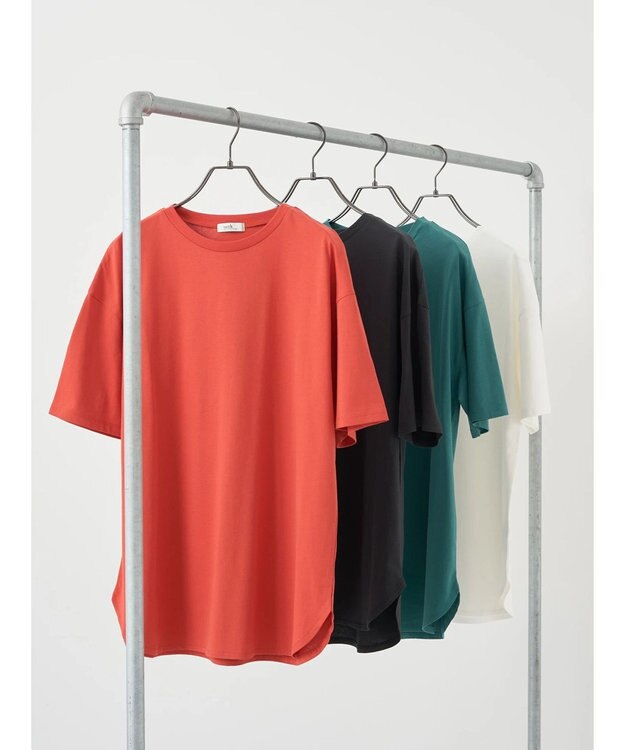 earth music&ecology ラウンドヘムルーズＴ（汗じみ防止） Red