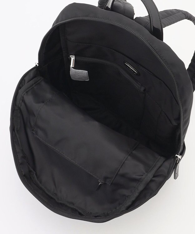 LA BAGAGERIE エナメルアクセントリュックサック ブラック