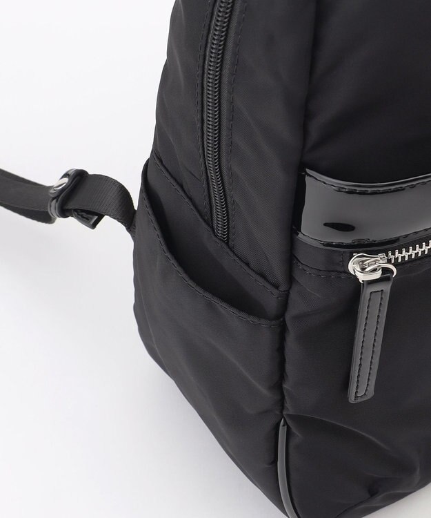 LA BAGAGERIE エナメルアクセントリュックサック ブラック