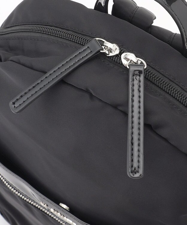 LA BAGAGERIE エナメルアクセントリュックサック ブラック