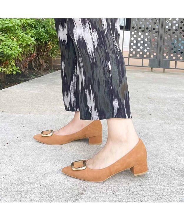 MODE ET JACOMO <MODE ET JACOMO>ポインテッドトゥバックルパンプス キャメルスエード