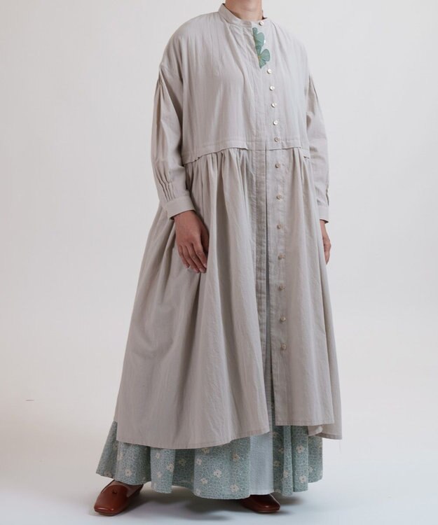 muuc 花刺繍モチーフのコットンローンワンピース グレー