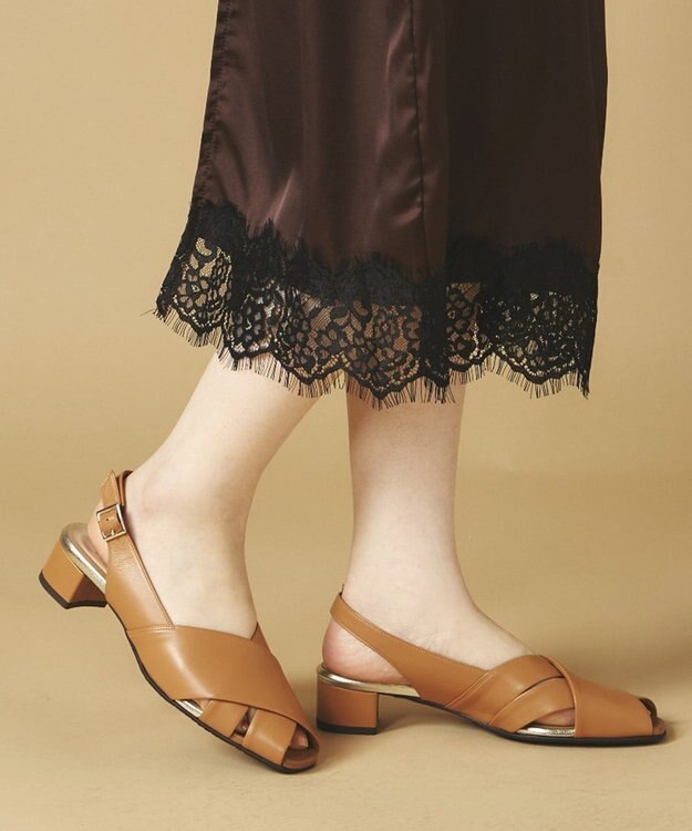 Dominic3 クロスベルト バックストラップ レザーサンダル キャメル