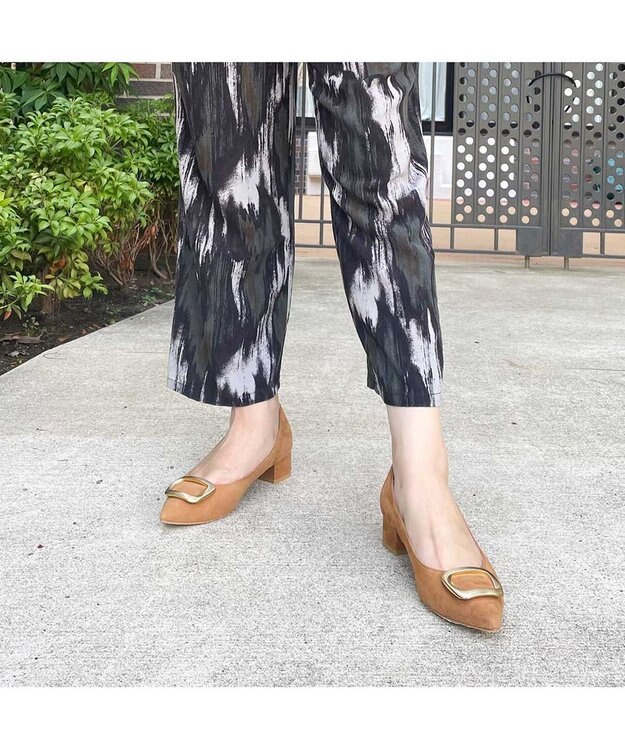 MODE ET JACOMO <MODE ET JACOMO>ポインテッドトゥバックルパンプス キャメルスエード