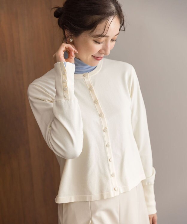 組曲 クルミボタン ニットカーディガン ホワイト系