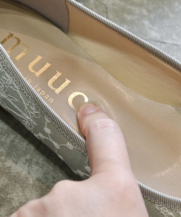 muuc イラカ柄刺繍のバレエシューズ ブルー